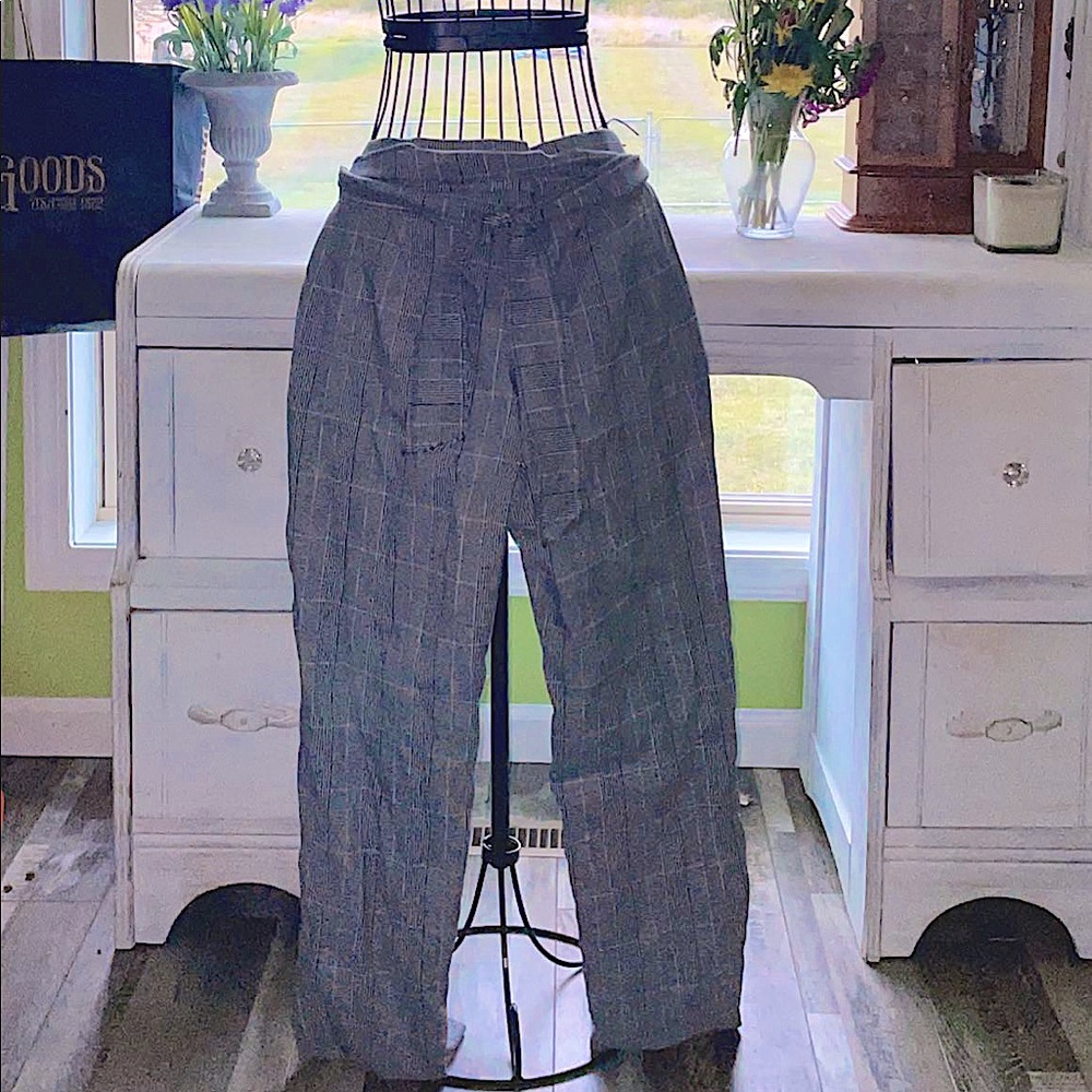 •Plaid Pants w/ Tie•